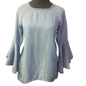 Lauren Conrad Women's Light Blue Bell Sleeve Top EUC XS
